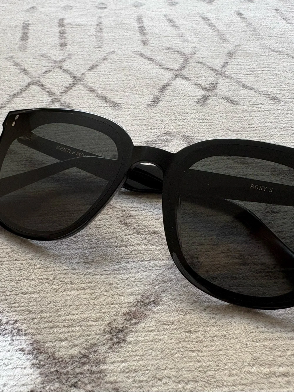 GENTLE MONSTER Rosy 01 Black Oversized Square Women's Sunglasses